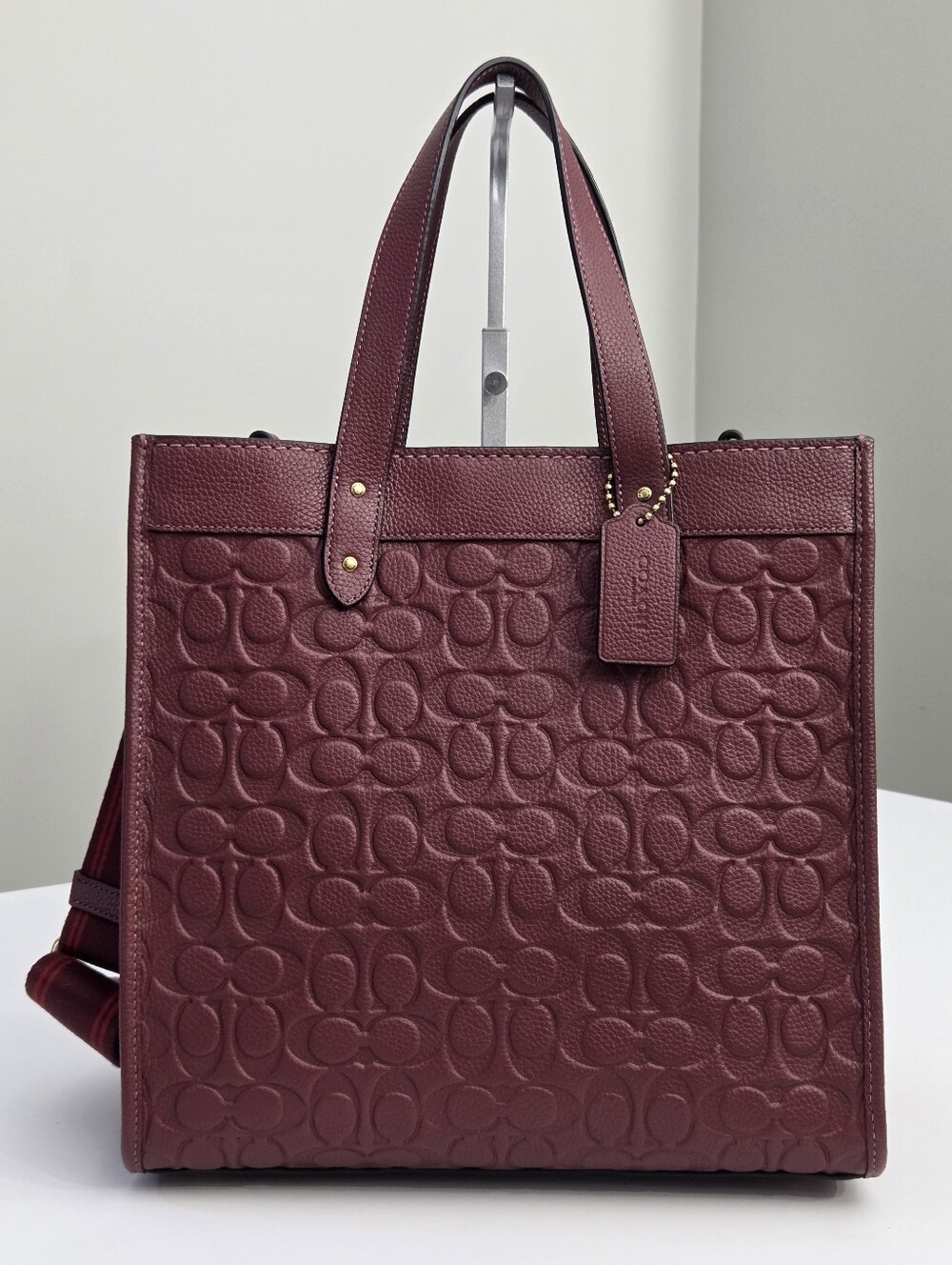 LIKE NEW COACH FIELD TOTE BAG - WINE SIGNATURE LEATHER